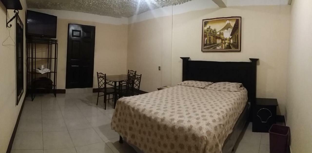 La Mansion De Las Cascadas Chimaltenango Номер фото